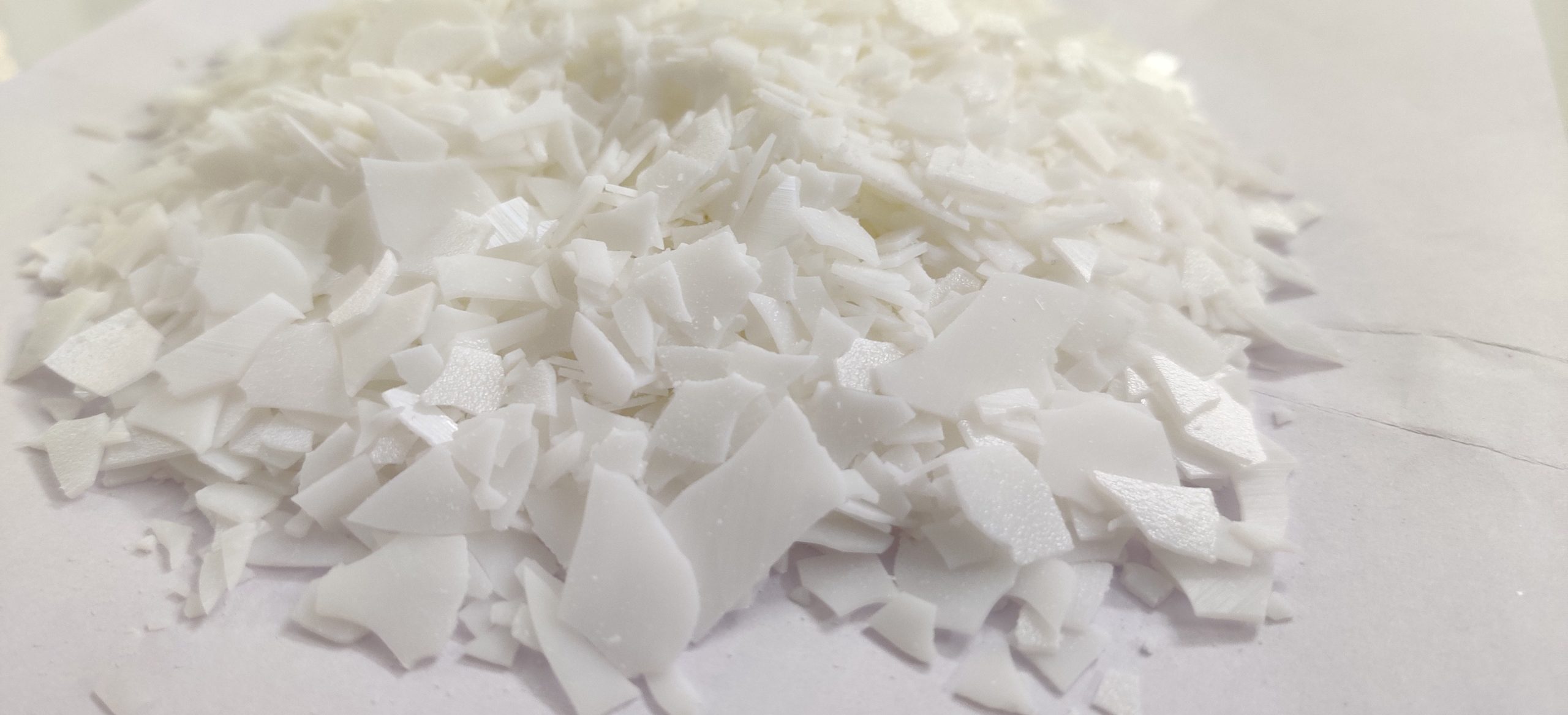 HYDROGENATED CASTOR OIL (2)